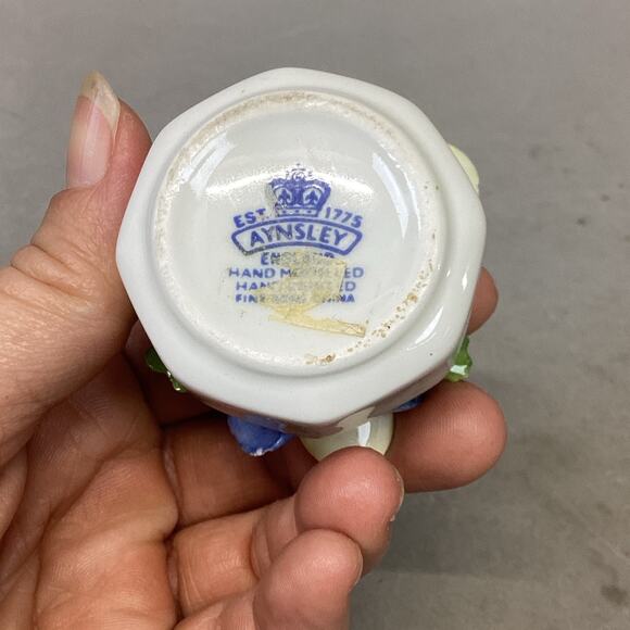 Aynsley England Bone China Flowers/Pansies Figurine Hand Molded/Painted Damaged - Picture 6 of 8